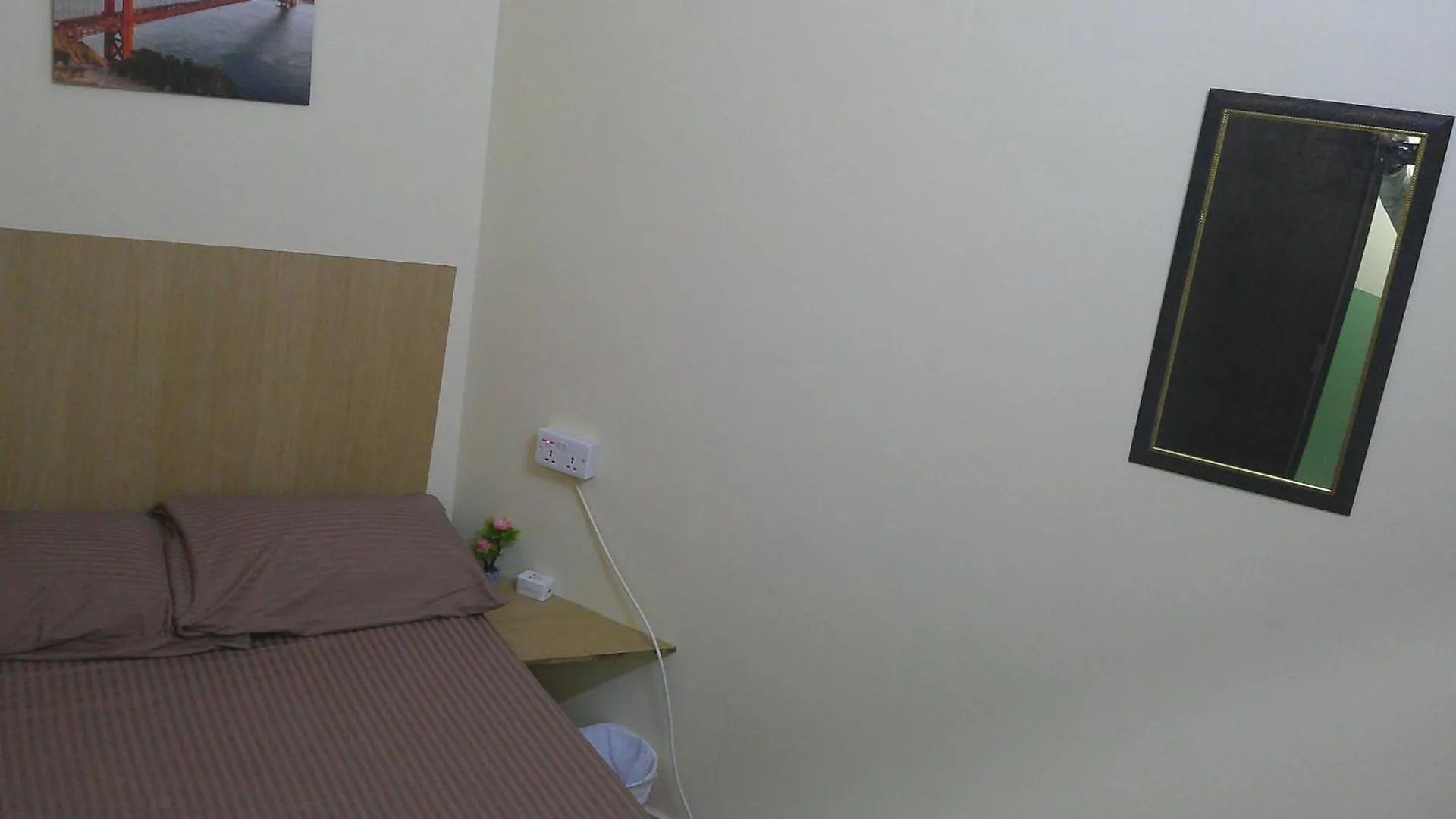 Ruby Star Budget Room With Shared Washroom Access 321 Dubai Herberg