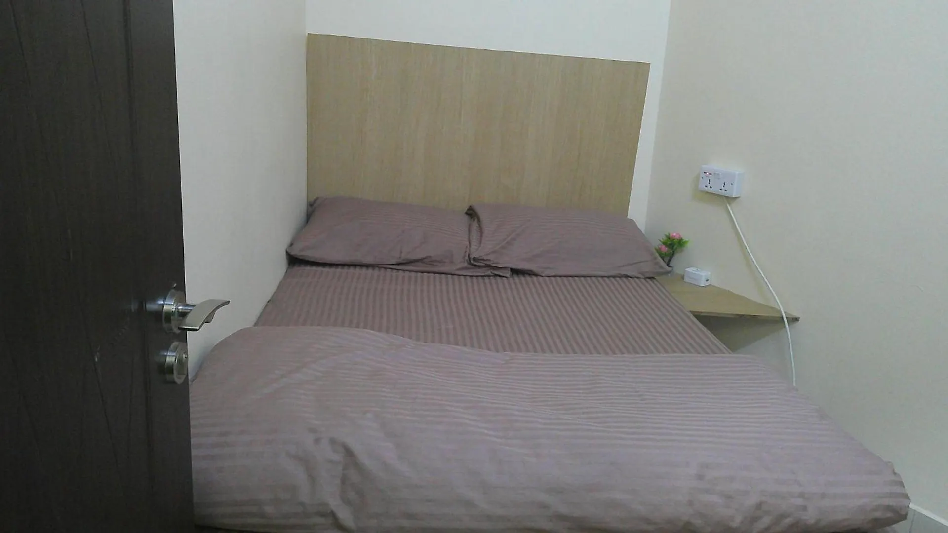 Herberg Ruby Star Budget Room With Shared Washroom Access 321 Dubai