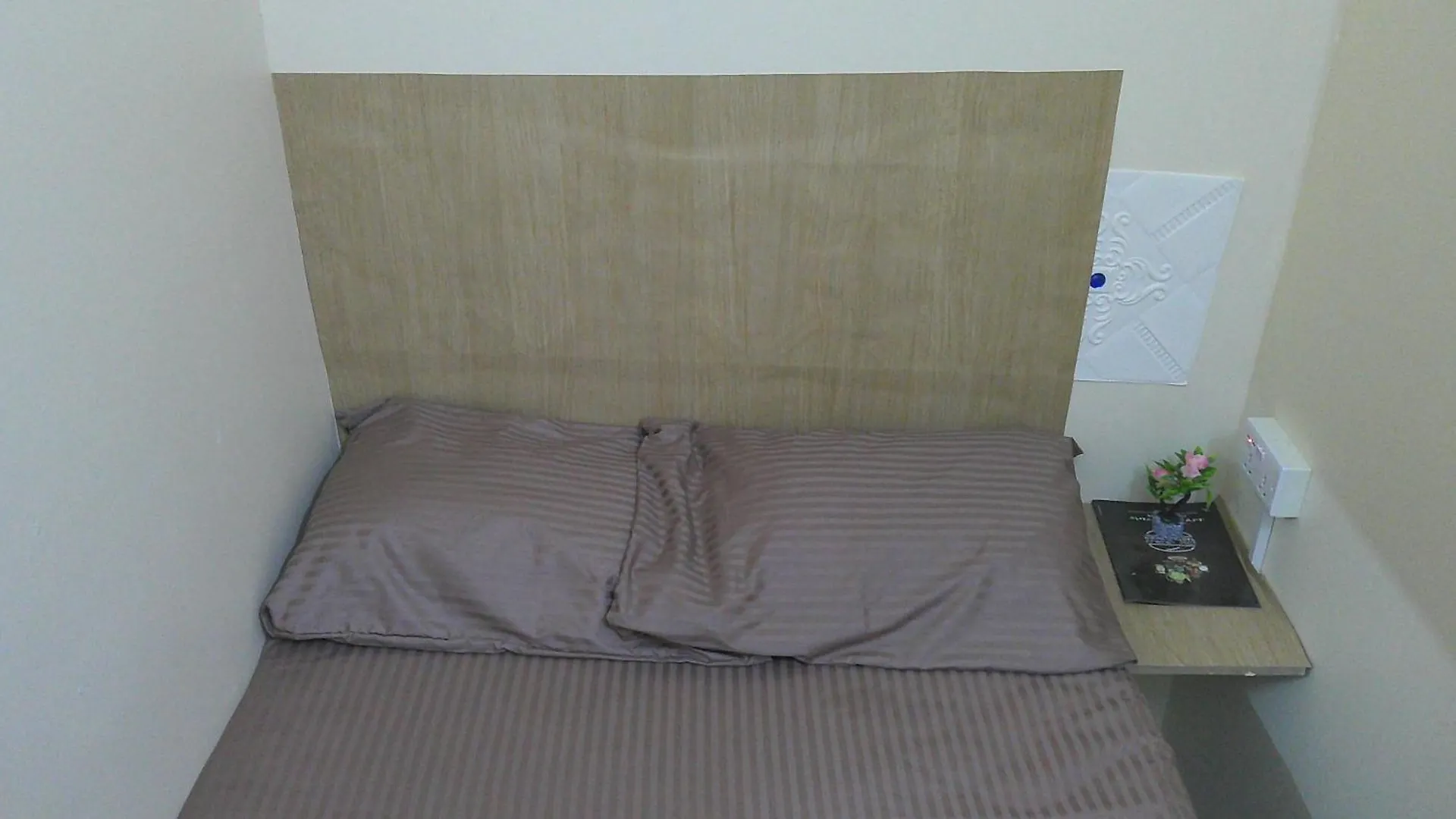 Ruby Star Budget Room With Shared Washroom Access 321 Dubai