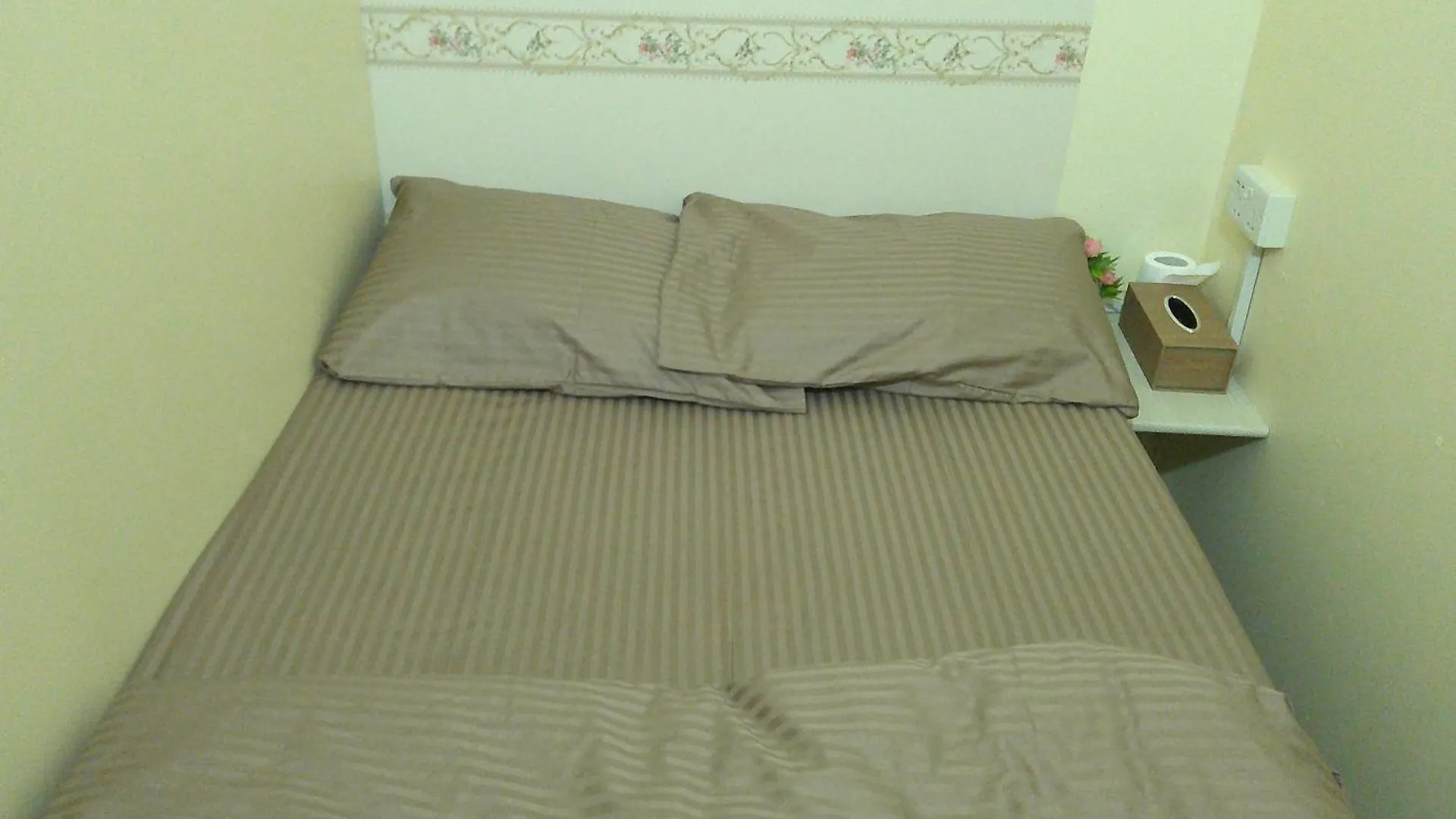 Ruby Star Budget Room With Shared Washroom Access 321 Dubai Herberg