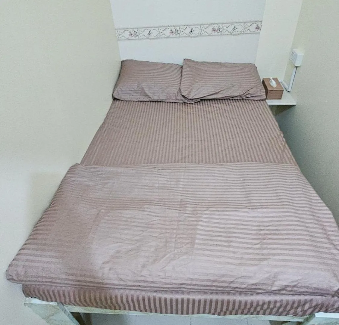 Ruby Star Budget Room With Shared Washroom Access 321 Dubai Herberg